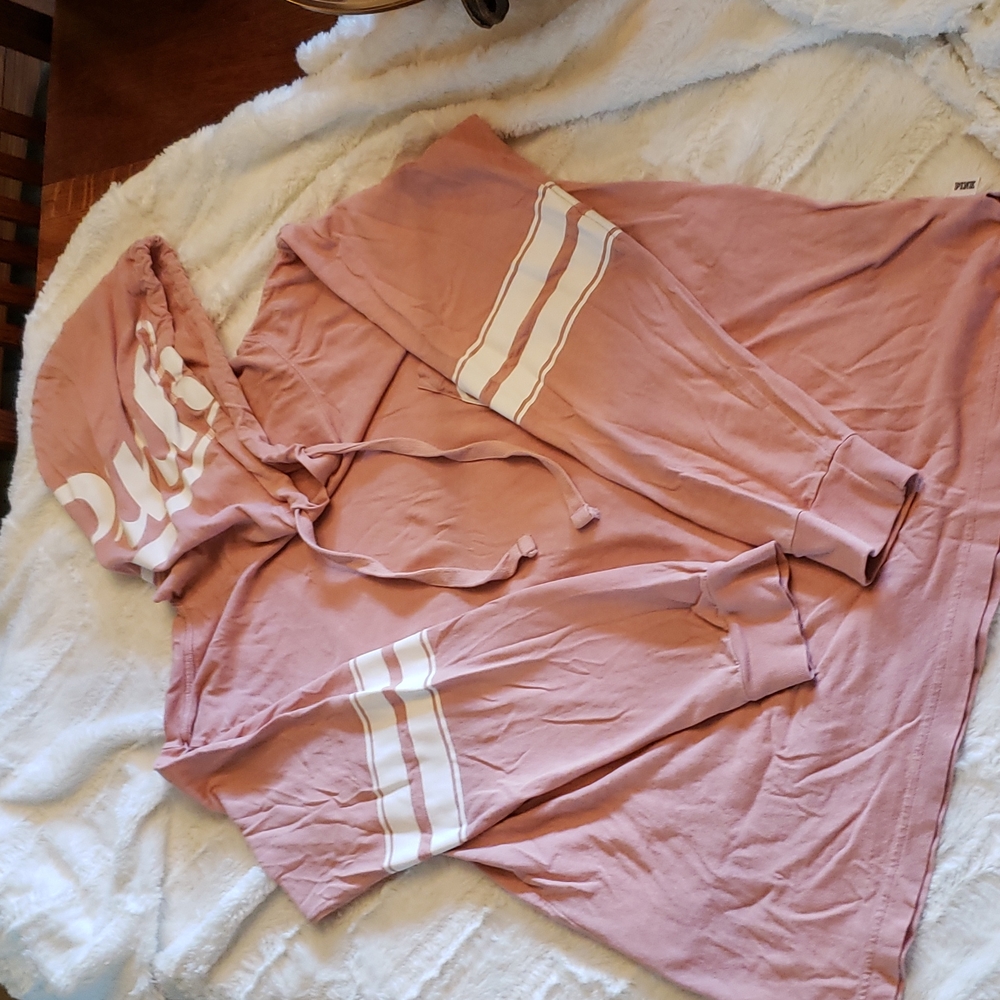 VS PINK long sleeve hoodie tee